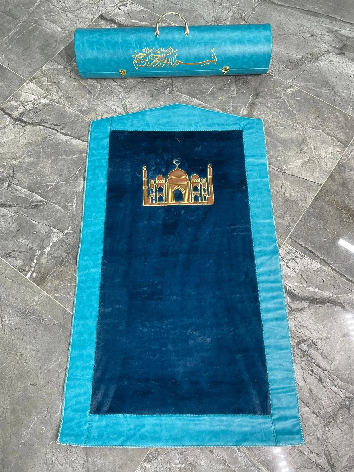 ÇANTALI ÖZEL TASARIM  DERİ KADİFELİ SECCADE 8
