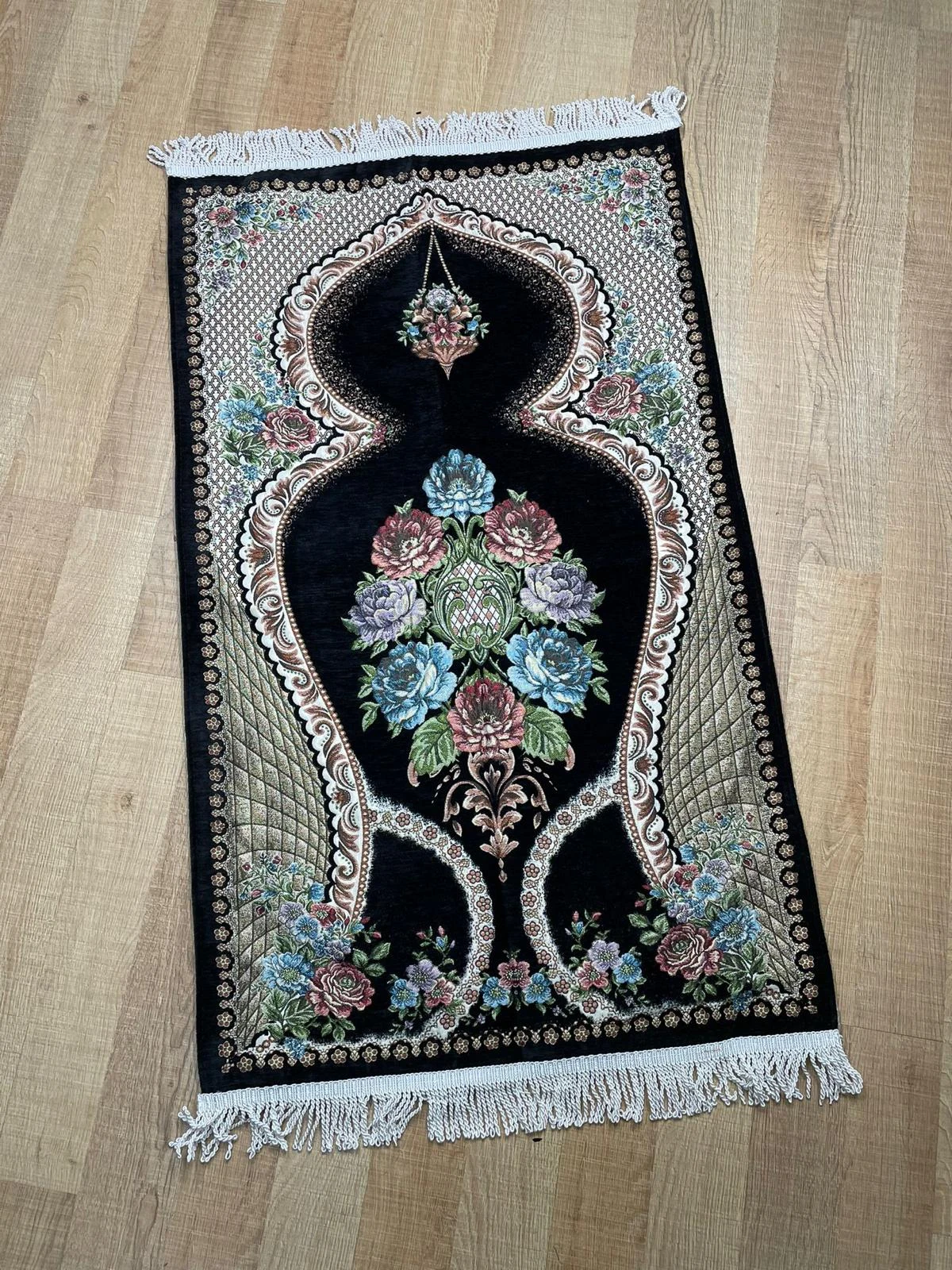 GÜL DESENLİ ASTARLI İPEK SECCADE 2