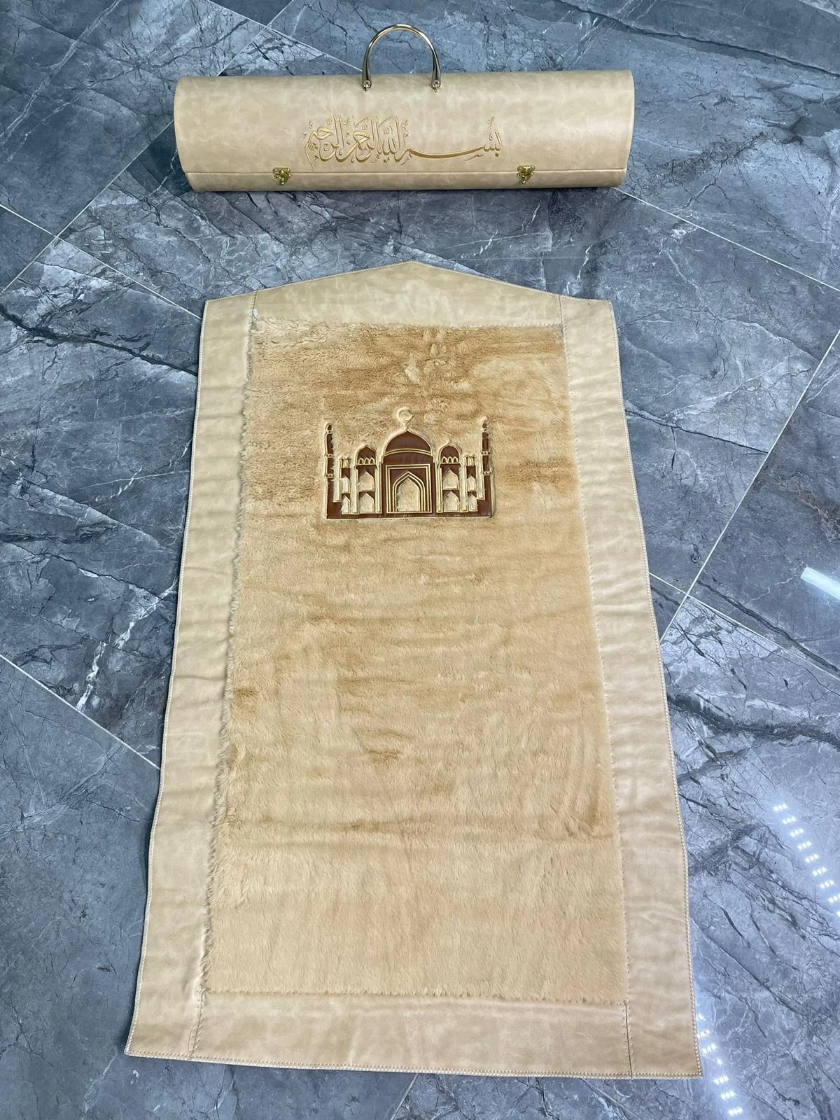 ÇANTALI ÖZEL TASARIM  DERİ KADİFELİ SECCADE 10
