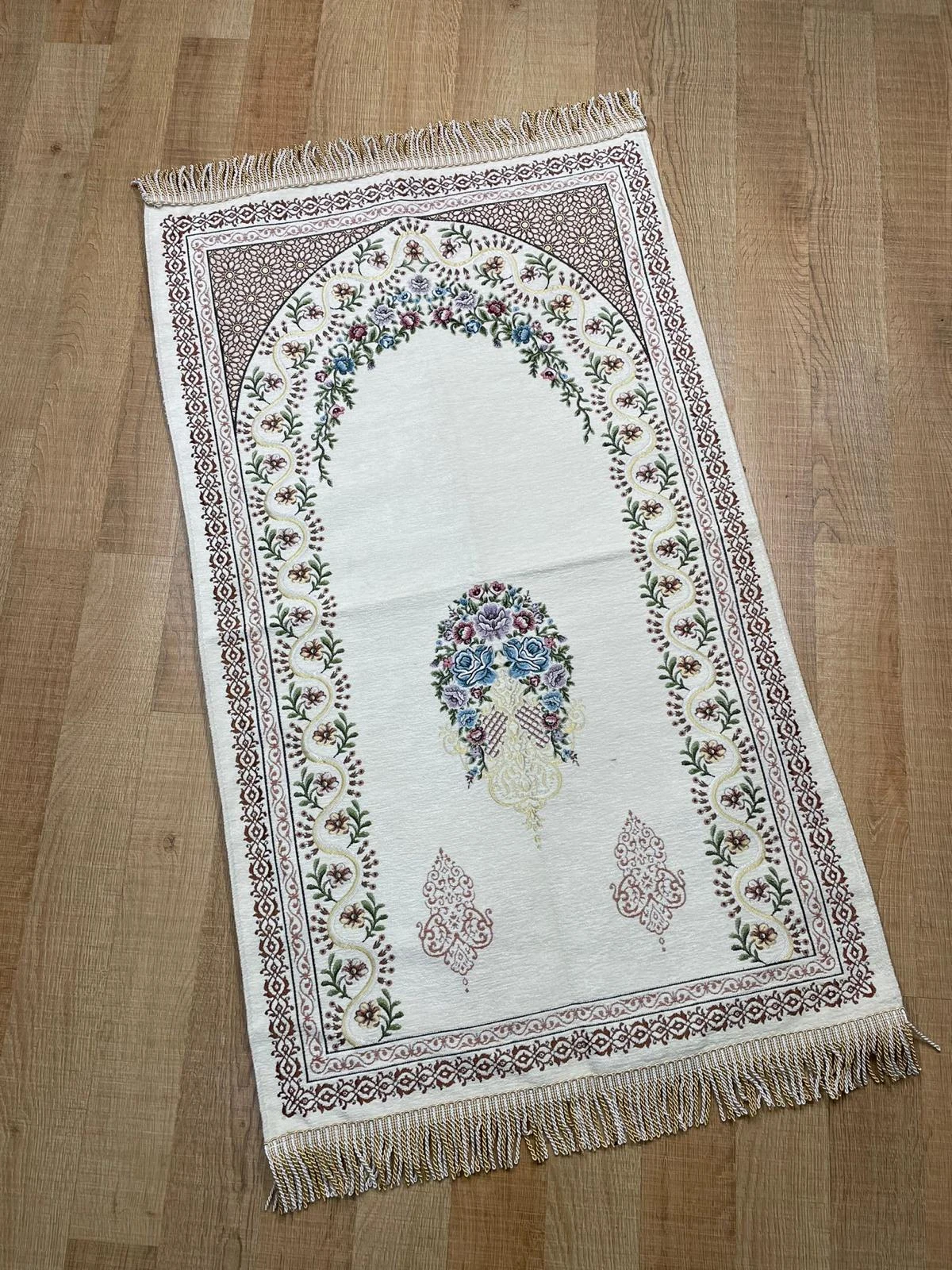 ŞÖNÜL DESENLİ SECCADE 5