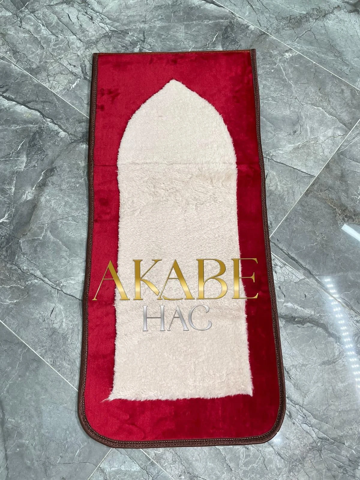 YASLANMALI KADİFE DERİ SECCADE 5