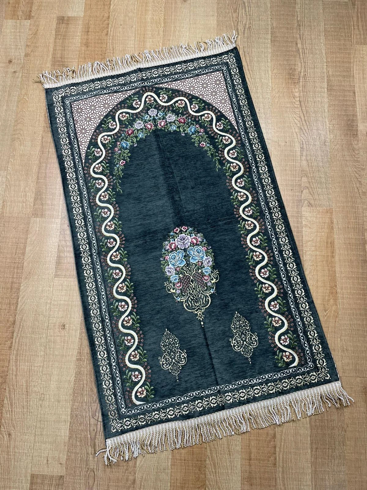 ŞÖNÜL DESENLİ SECCADE 6