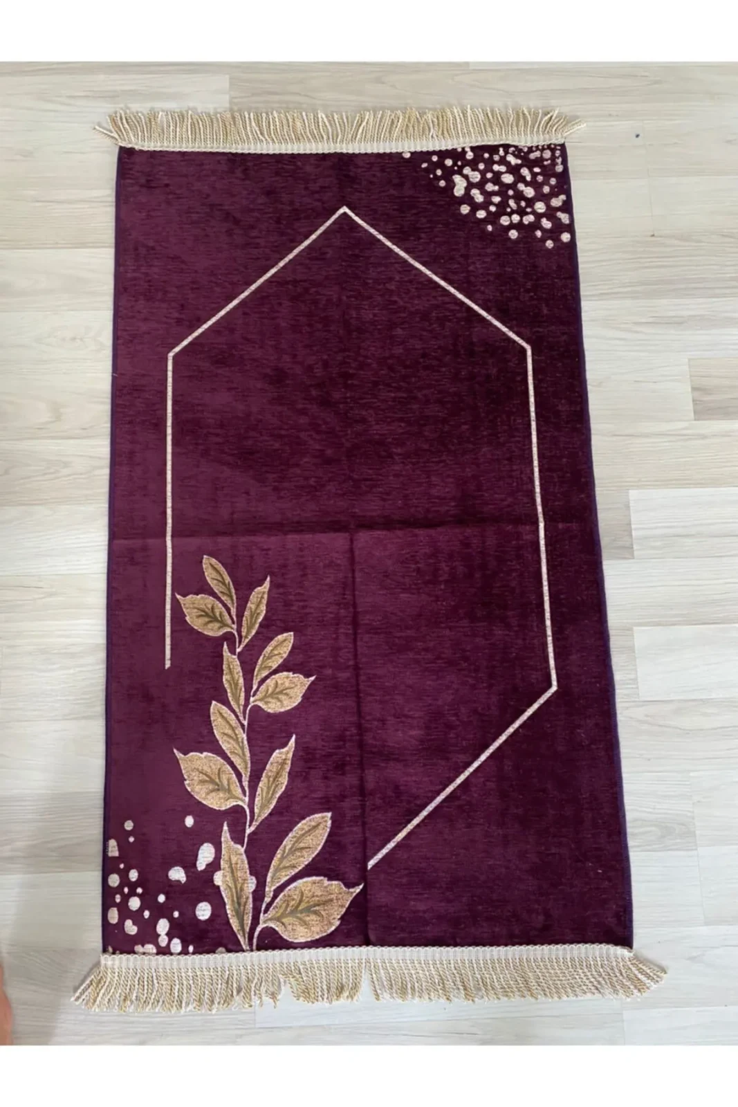 Mihraplı Çiçek Desenli Seccade 2