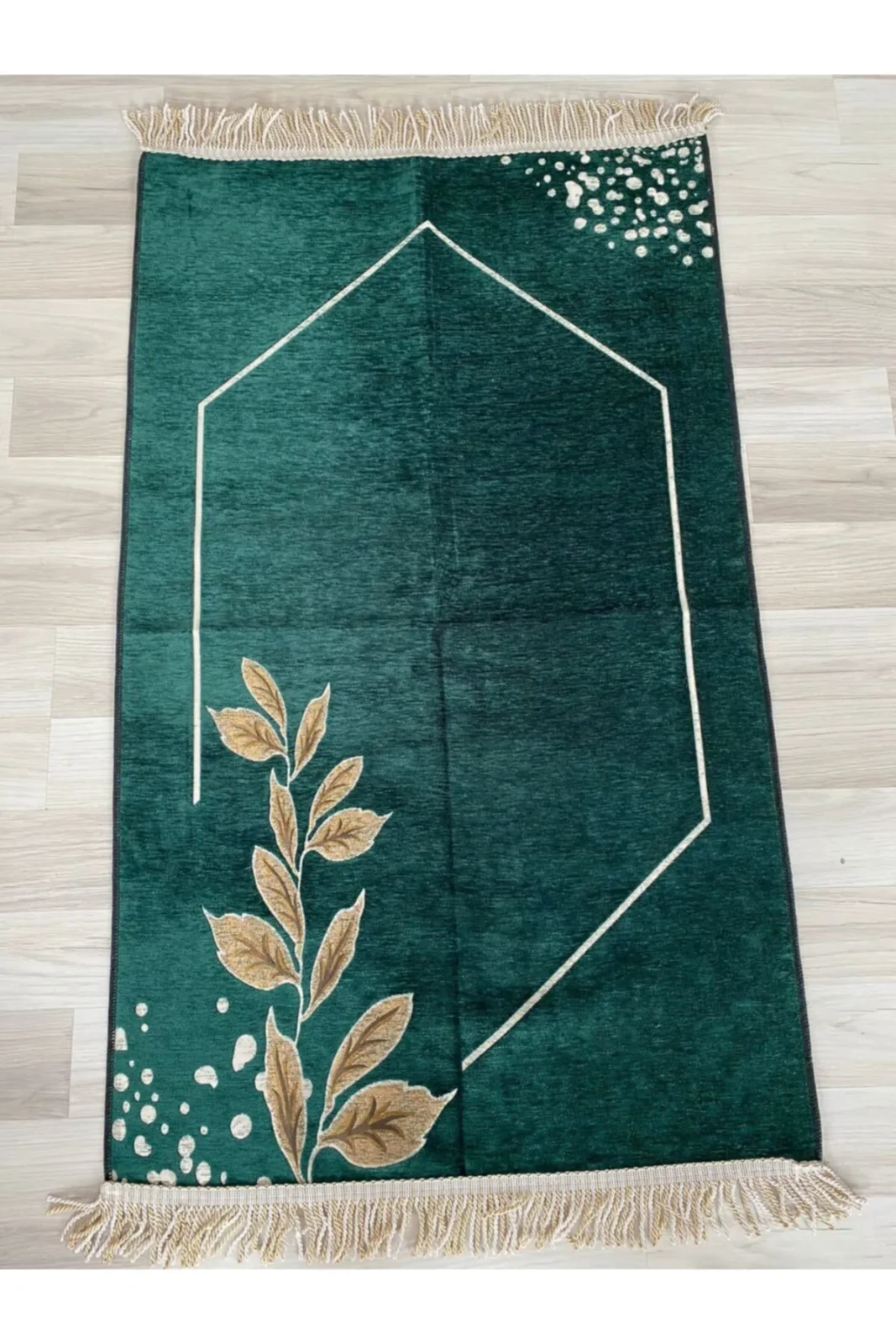 Mihraplı Çiçek Desenli Seccade 3