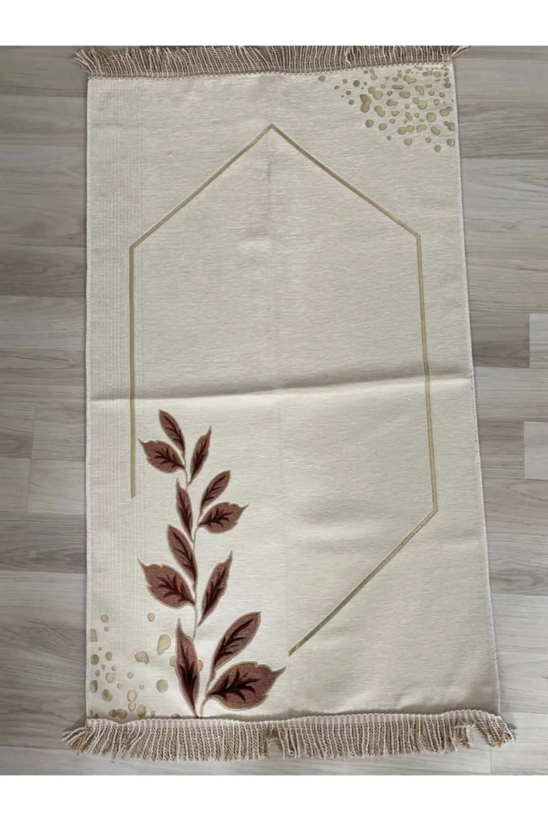 Mihraplı Çiçek Desenli Seccade 6